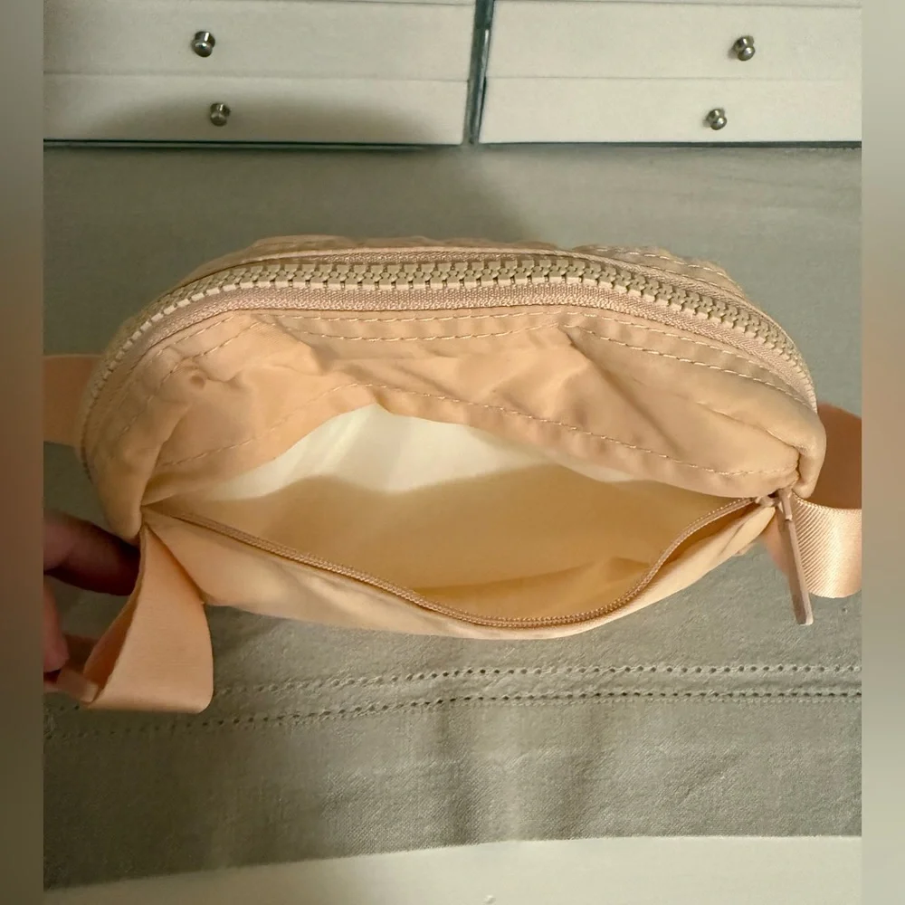 GAIAM Sidekick Waist Pack Belt Bag NWOT - Picture 3 of 6